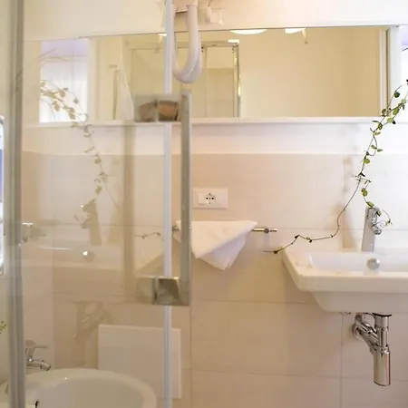 Stop&sleep Fronte Ospedale Civile 3* Udine