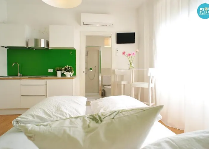 Stop & Sleep Fronte Ospedale Civile