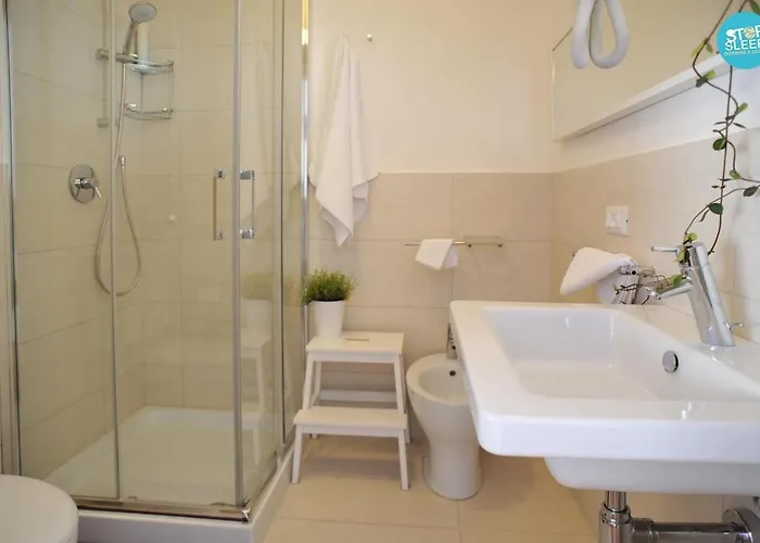 Stop & Sleep Fronte Ospedale Civile Guest house