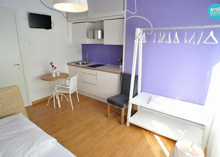 Stop & Sleep Fronte Ospedale Civile Guest house