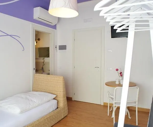 Stop & Sleep Fronte Ospedale Civile Guest house Udine